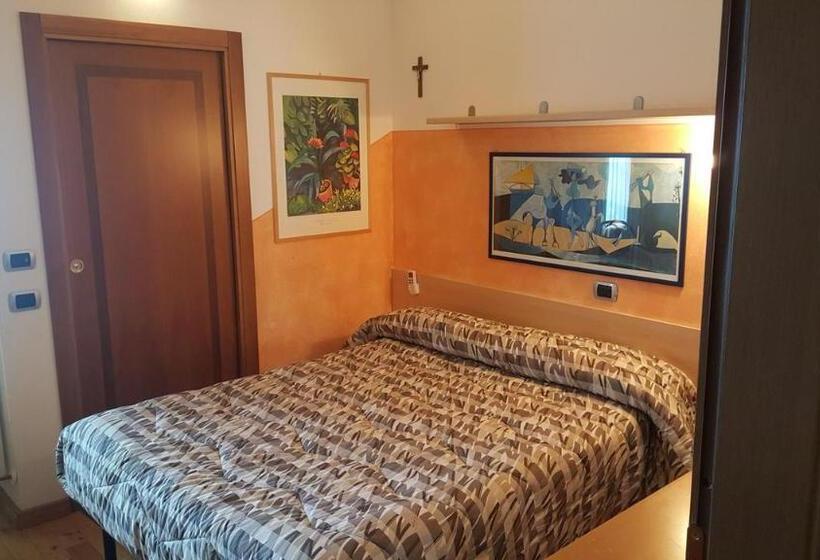 إستوديو قياسى, La Baita D'oro Ristorante Residence