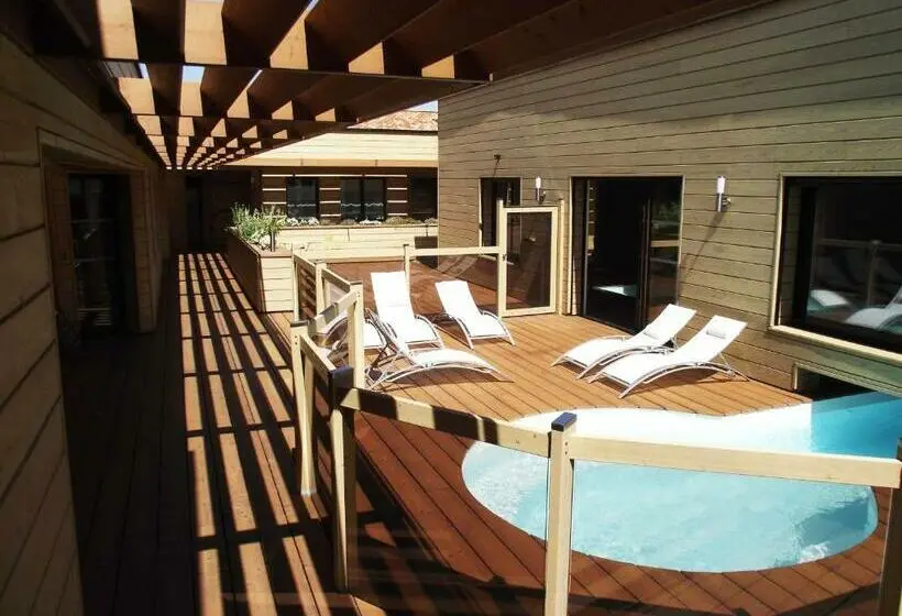 クイーンサイズベッドのスタンダードルーム, Les Belles époques B&b   Piscine   Terrasses   Brumisateurs   Proche Puy Du Fou