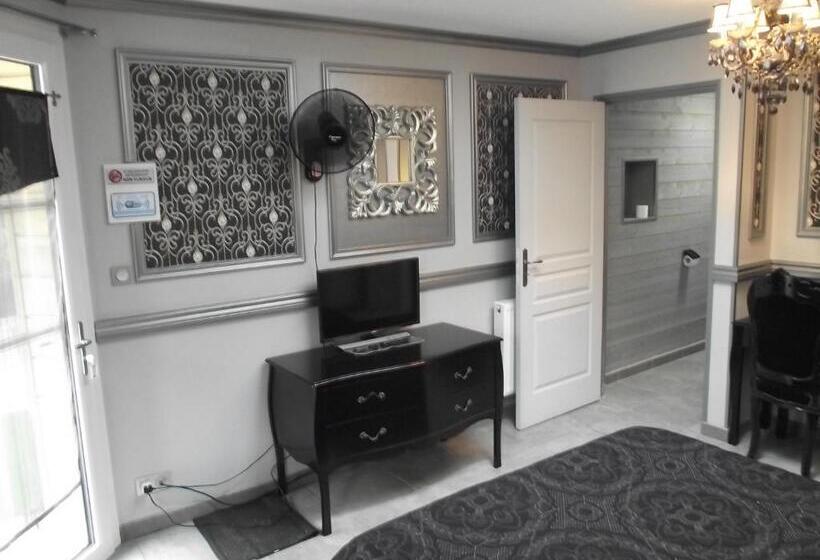 Номер Стандартный Кровать Куин, Les Belles époques B&b   Piscine   Terrasses   Brumisateurs   Proche Puy Du Fou