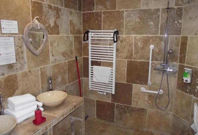 Четырехместный Номер Стандарт, Les Belles époques B&b   Piscine   Terrasses   Brumisateurs   Proche Puy Du Fou