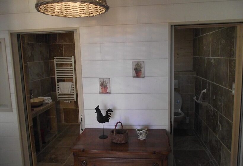 Четырехместный Номер Стандарт, Les Belles époques B&b   Piscine   Terrasses   Brumisateurs   Proche Puy Du Fou