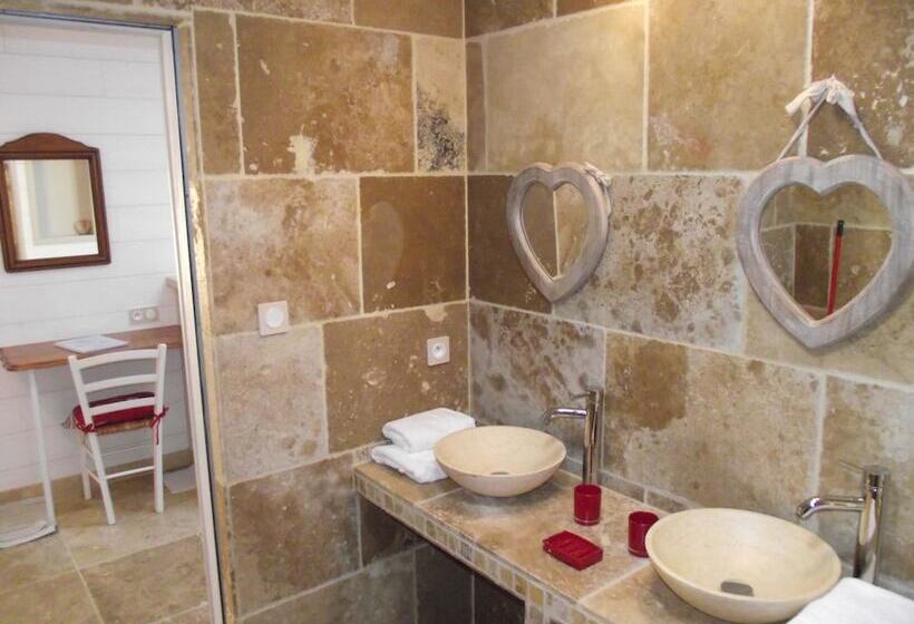 Четырехместный Номер Стандарт, Les Belles époques B&b   Piscine   Terrasses   Brumisateurs   Proche Puy Du Fou