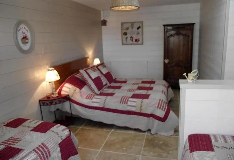 スタンダード４人部屋, Les Belles époques B&b   Piscine   Terrasses   Brumisateurs   Proche Puy Du Fou
