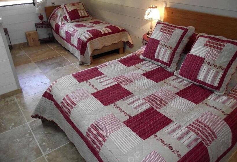 Четырехместный Номер Стандарт, Les Belles époques B&b   Piscine   Terrasses   Brumisateurs   Proche Puy Du Fou