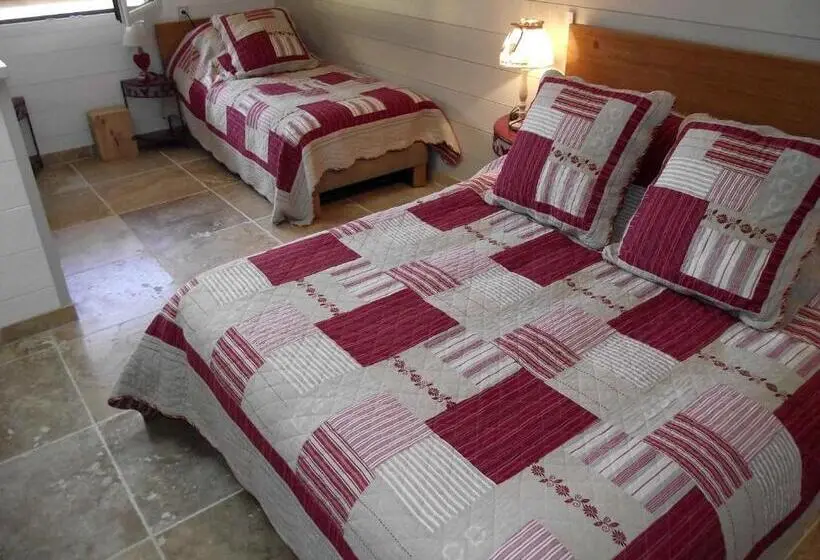 スタンダード４人部屋, Les Belles époques B&b   Piscine   Terrasses   Brumisateurs   Proche Puy Du Fou