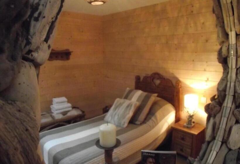 Трехместный Номер Стандарт Вид на Бассейн, Les Belles époques B&b   Piscine   Terrasses   Brumisateurs   Proche Puy Du Fou