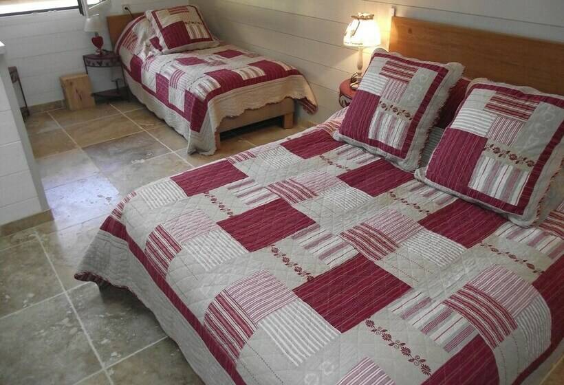 Четырехместный Номер Стандарт, Les Belles époques B&b   Piscine   Terrasses   Brumisateurs   Proche Puy Du Fou