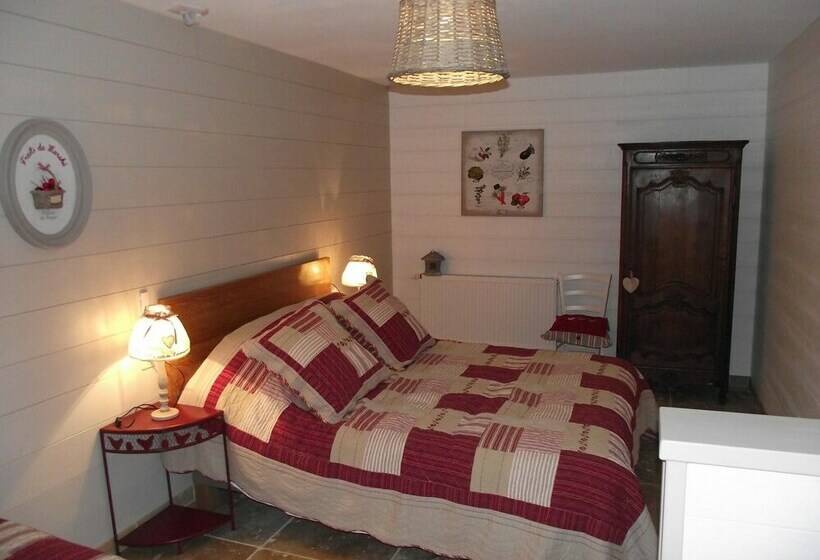 Четырехместный Номер Стандарт, Les Belles époques B&b   Piscine   Terrasses   Brumisateurs   Proche Puy Du Fou