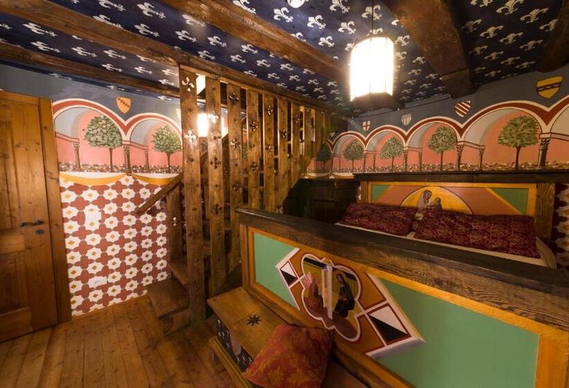 غرفة عائلية, Castello Di Zumelle