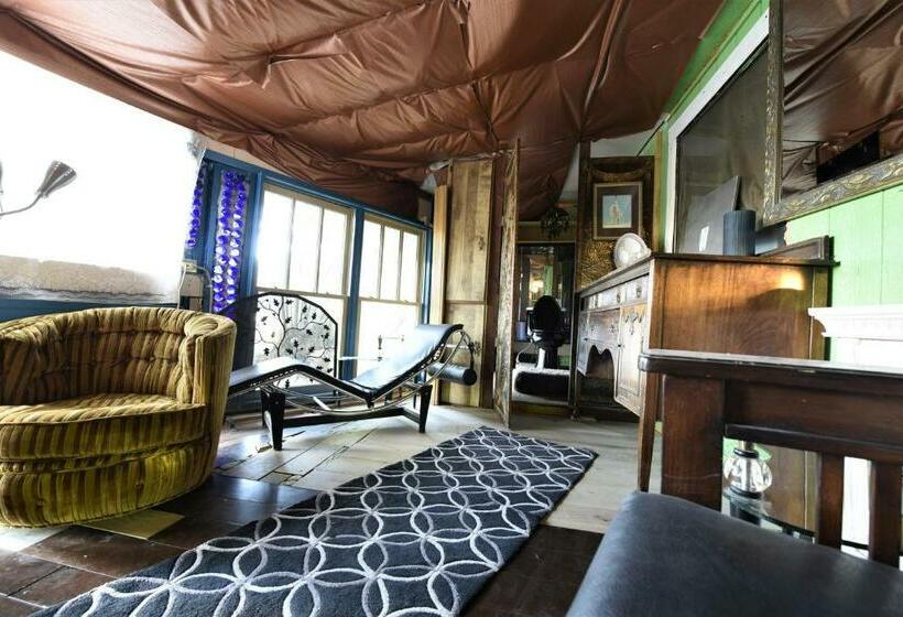 Люкс Вид на Сад, Villa Anita In Death Valley