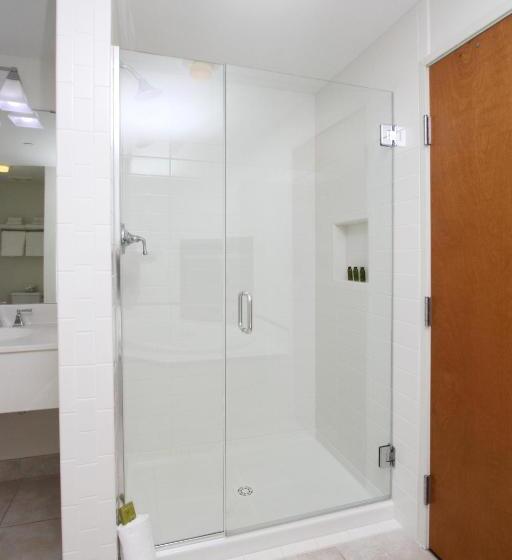 Люкс Повышенной Комфортности, Bay Pointe Inn