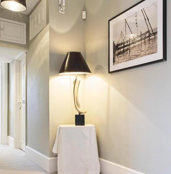 1间卧室的房子, Saddlers B&b