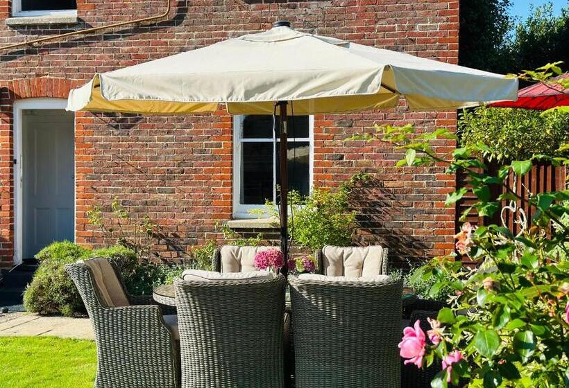 1间卧室的房子, Saddlers B&b