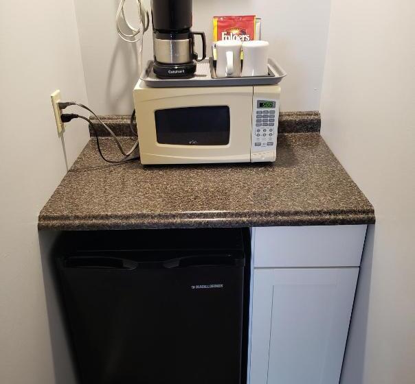 غرفة قياسية, The Eastland Motel