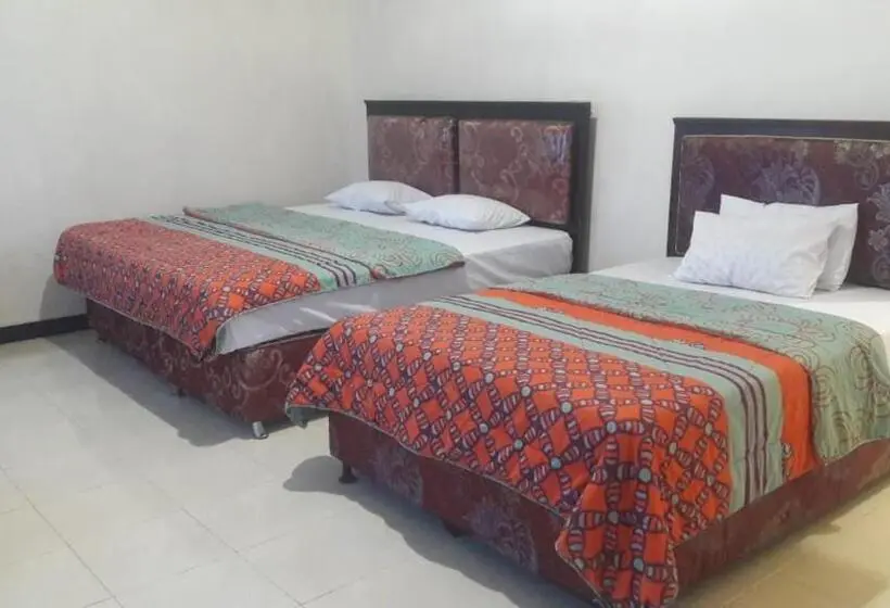 Quarto Deluxe, Nadia Bromo