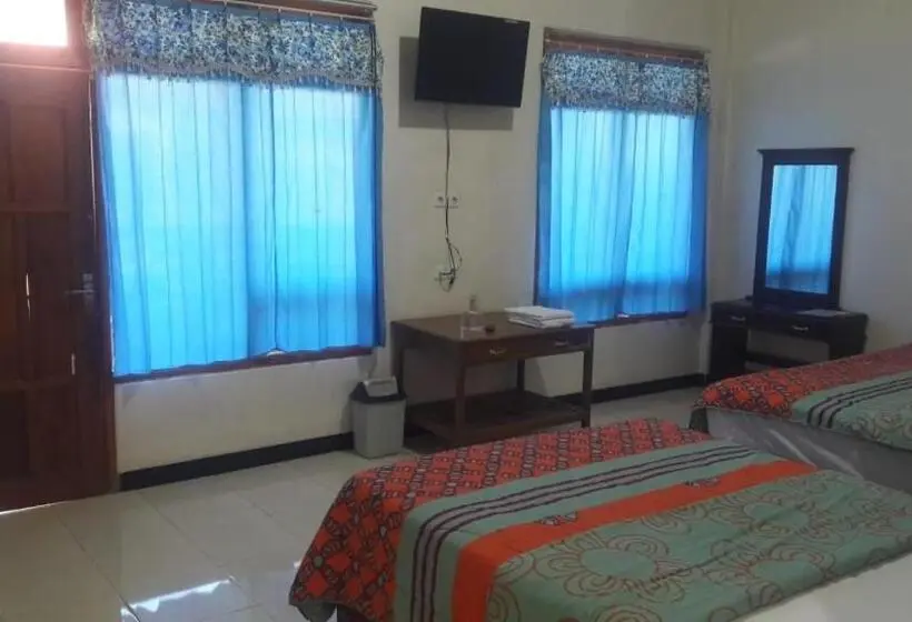 Quarto Deluxe, Nadia Bromo