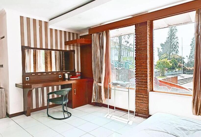 Suíte Familiar, Taman Wisata Kopeng Resort Powered By Cocotel