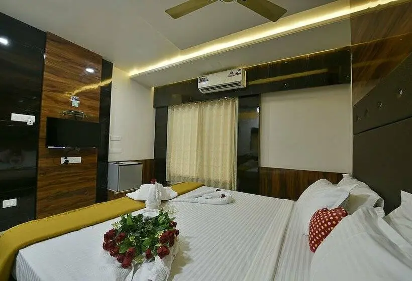 Deluxe Suite, Atharva
