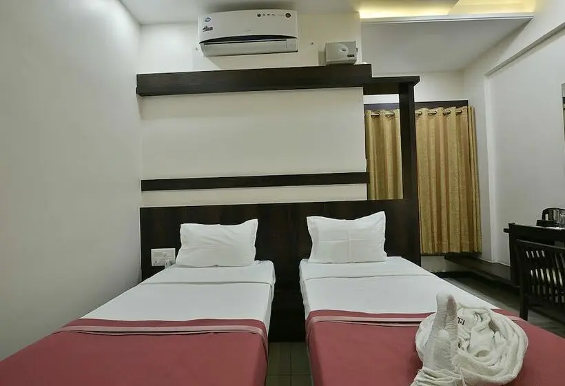 Deluxe Suite, Atharva