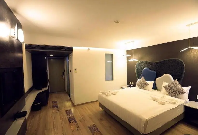 スーペリアールーム, Humming Bird Hotel & Banquet