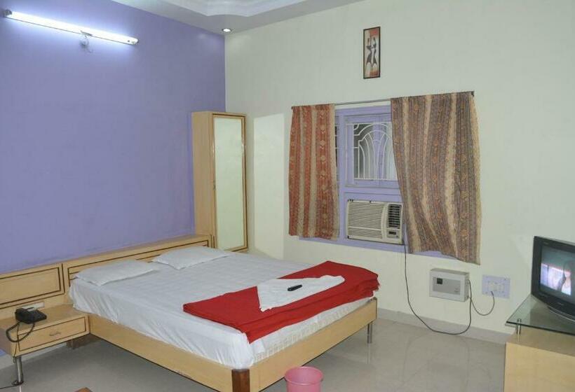 סוויטה, Naveen Residency