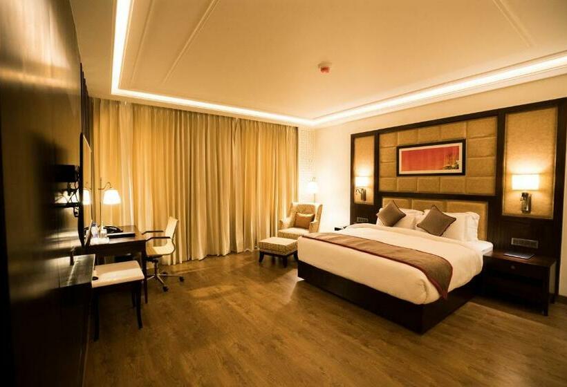 带大床的套房, Ramada By Wyndham Kapurthala