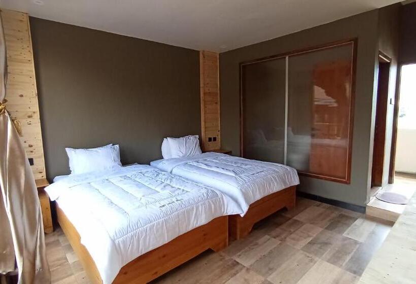 带阳台的豪华间, Sky View Bromo Guest House