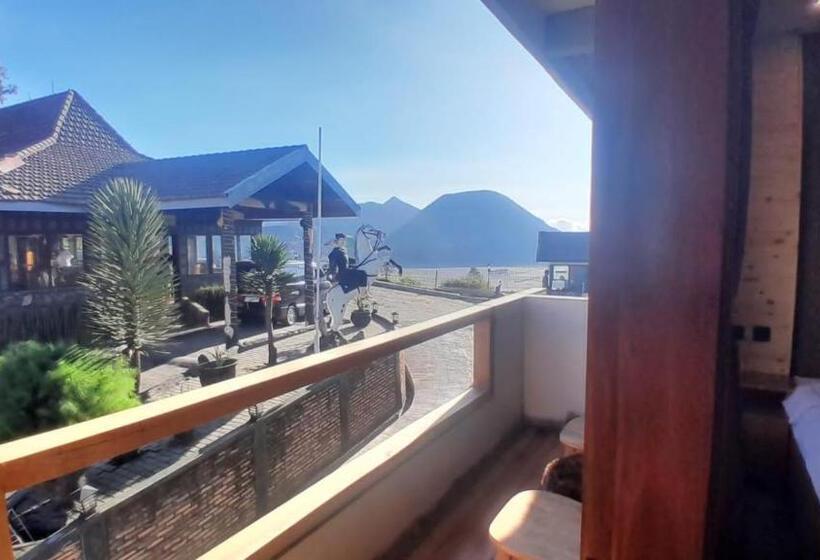带阳台的豪华间, Sky View Bromo Guest House
