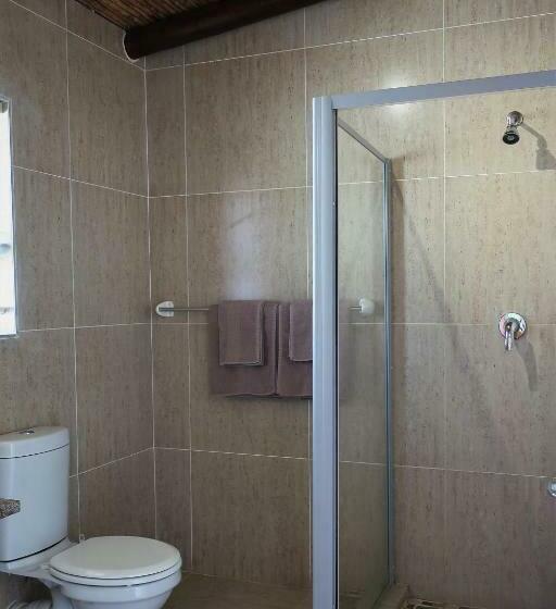 غرفة قياسية ثلاثية, Malagas