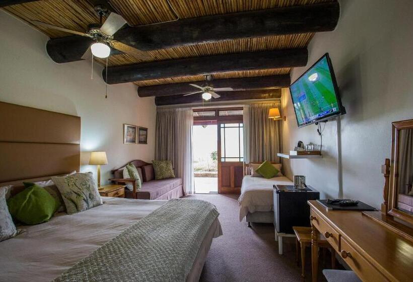 غرفة قياسية ثلاثية, Malagas