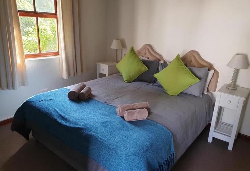 غرفة أساسية, Malagas