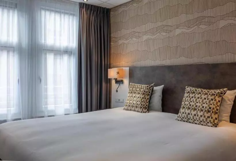 Comfort room with city view, Amsterdam De Roode Leeuw