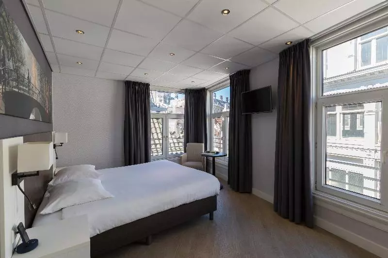 コンフォートルーム, Amsterdam De Roode Leeuw