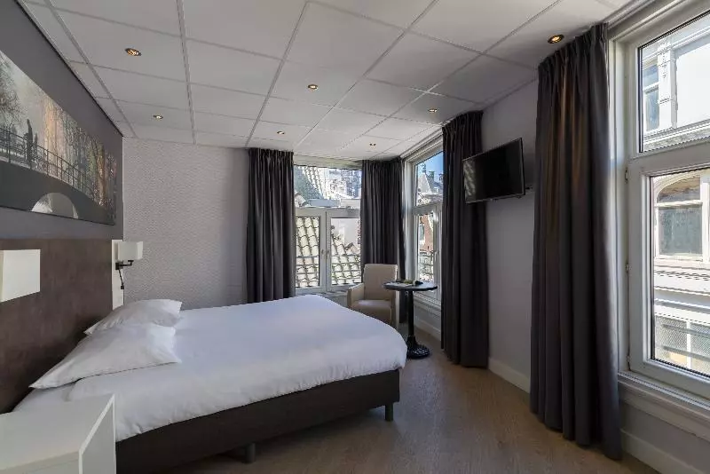 コンフォートルーム, Amsterdam De Roode Leeuw