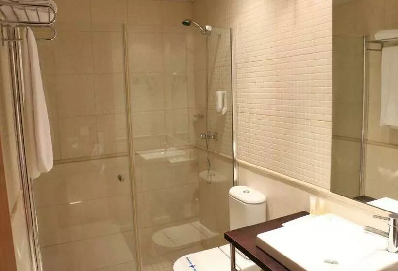 Standard Yhden Hengen Huone, Acta Sant Just