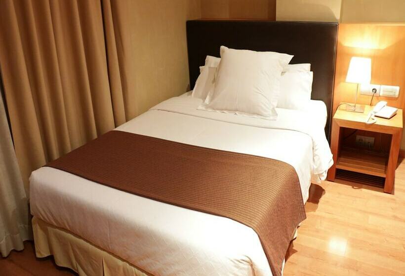 اتاق استاندارد یک نفره, Acta Sant Just