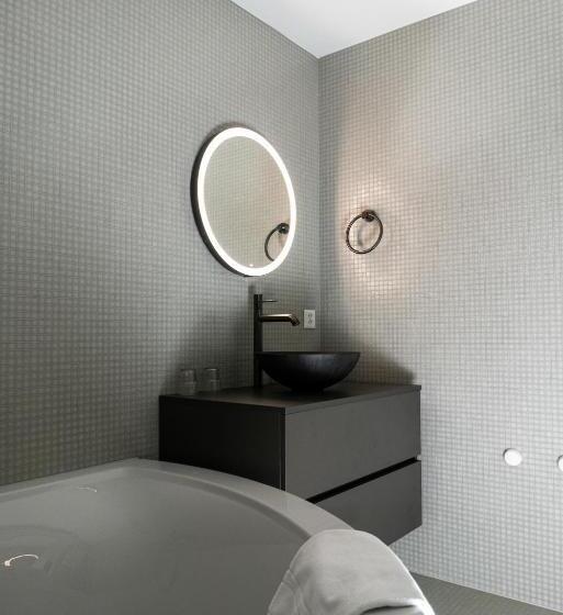 Номер Deluxe, Le Sauvage