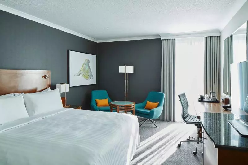 キングサイズベッドのデラックスルーム, London Heathrow Marriott