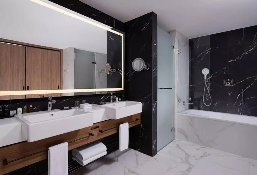 Perhesviitti, Radisson Collection Hotel, Warsaw