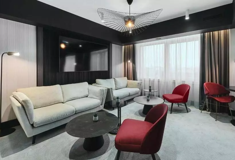 Executive-huone, Radisson Collection Hotel, Warsaw