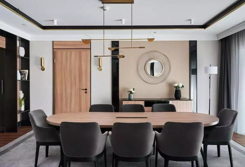 Presidenttisviitti, Radisson Collection Hotel, Warsaw