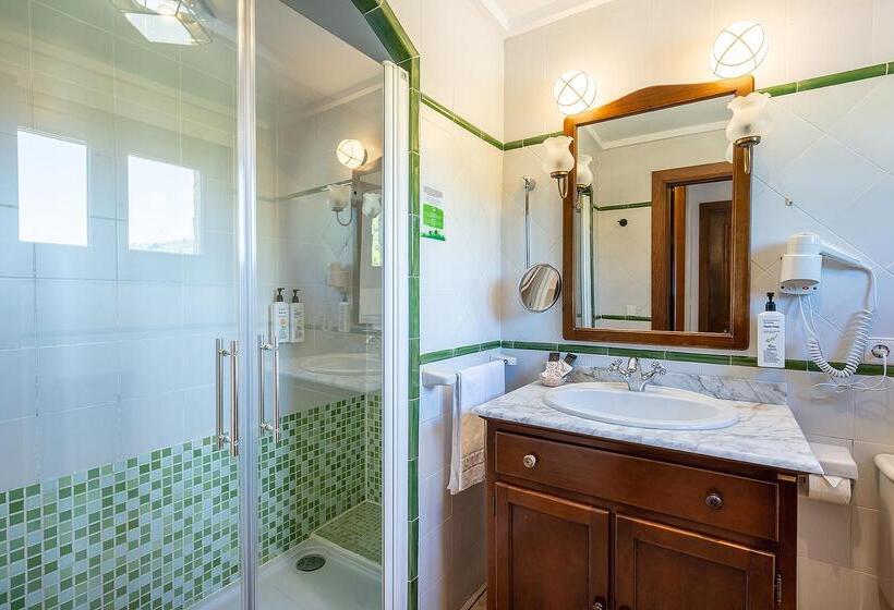 חדר סטנדרט, Alahuar