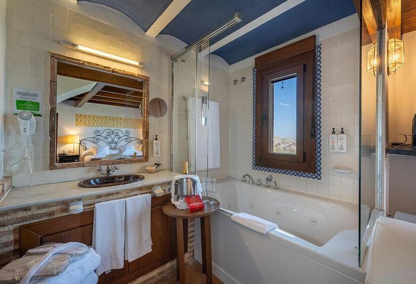 小型套房, Alahuar