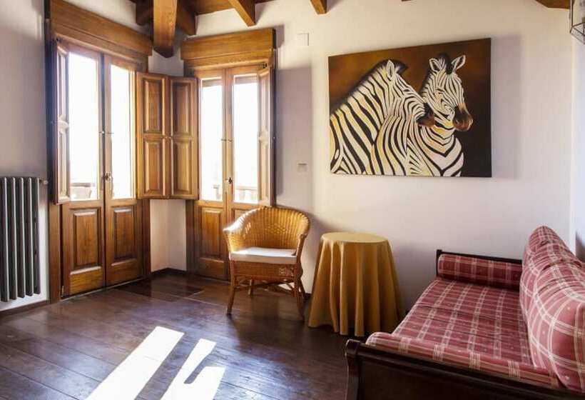 월풀욕조 주니어 스위트, Alahuar