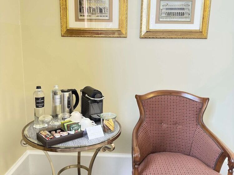 اتاق لوکس با چشم‌انداز دریاچه, San Clemente Palace Kempinski Venice