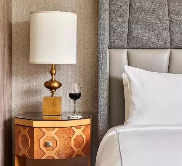 اتاق استاندارد با تخت بزرگ, Viceroy Washington DC