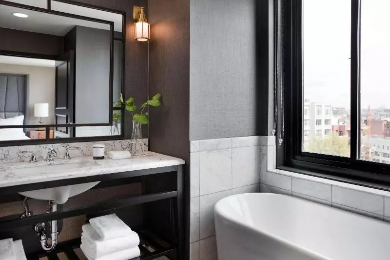 سوئیت با تخت بزرگ, Viceroy Washington DC