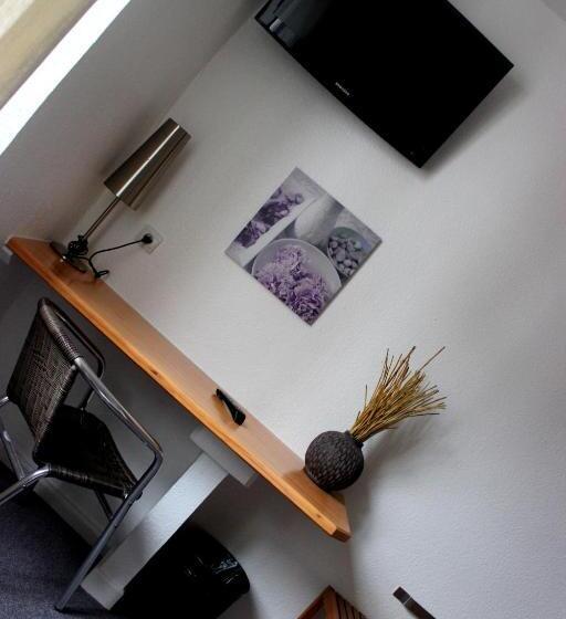 Номер Комфорт, A La Maison Rouge Hôtel & Restaurant