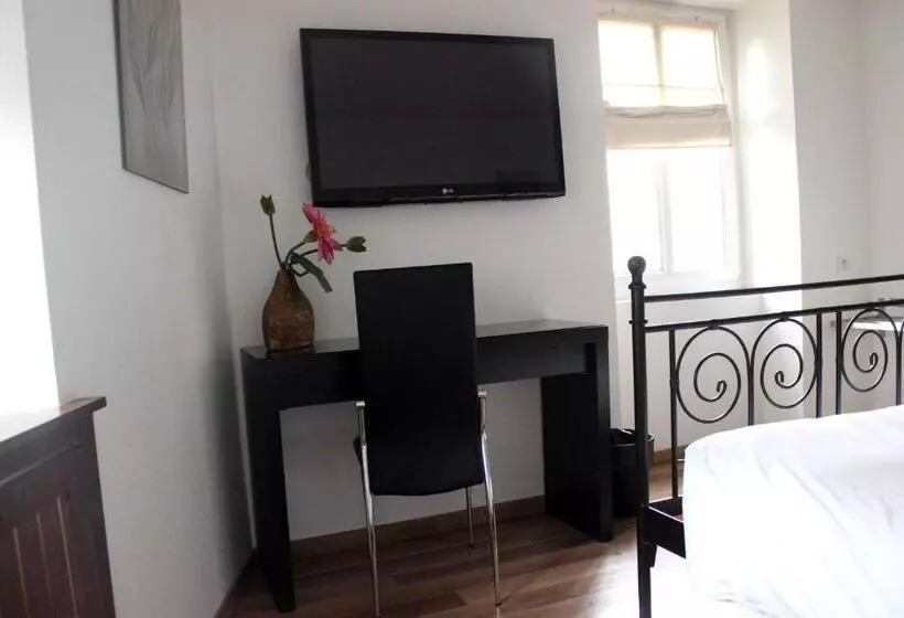 Comfort-huone, A La Maison Rouge Hôtel & Restaurant