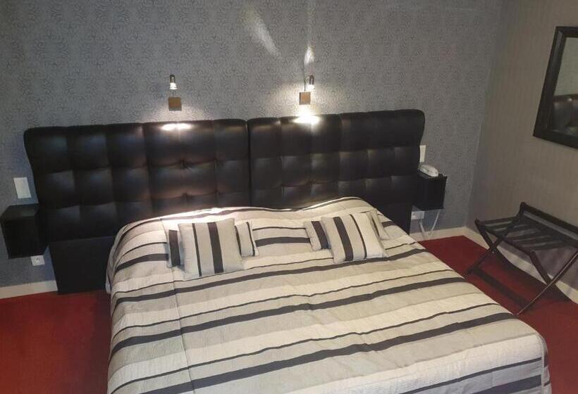 חדר אקונומי, Hôtel De La Croix D Or